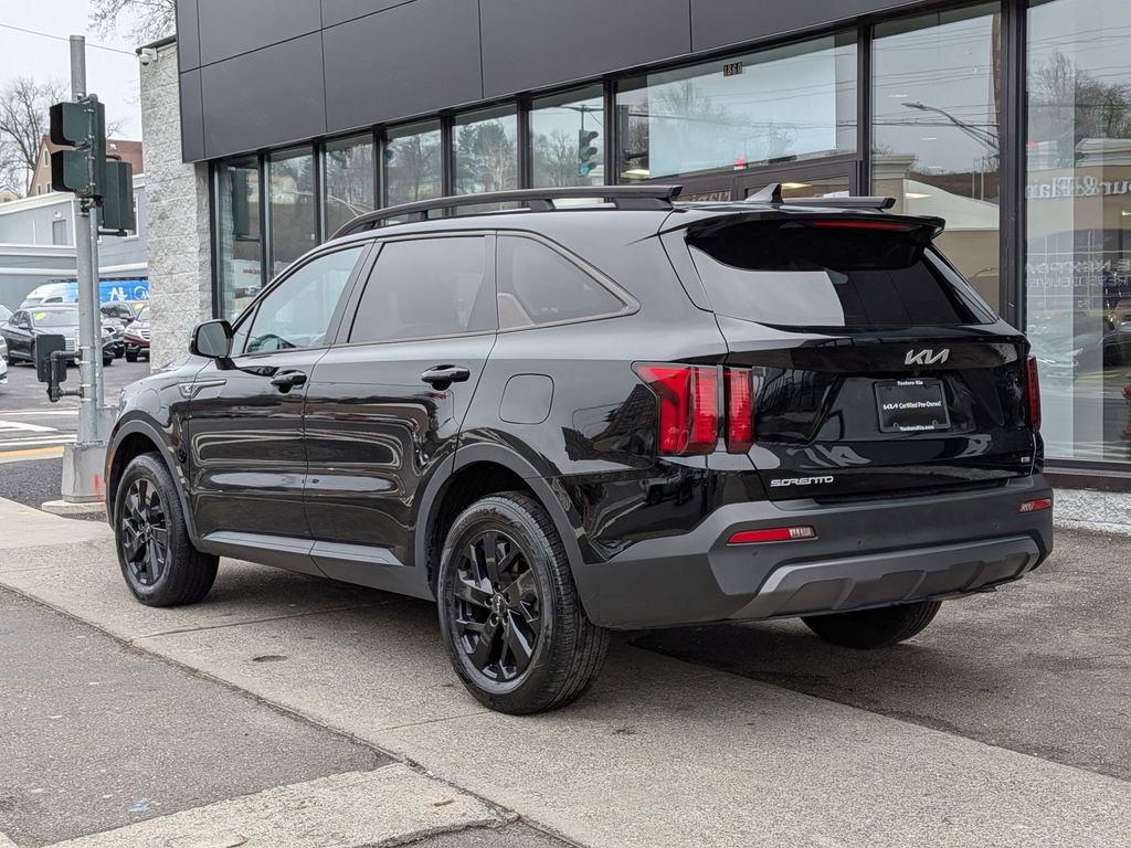 Used 2023 Kia Sorento S image 11