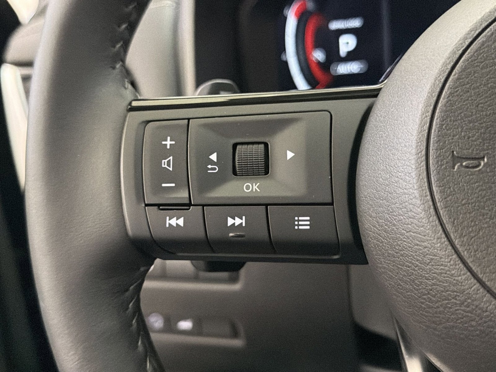 Used 2024 Nissan Rogue SL w/ SL Premium Package AWD/4WD image 37