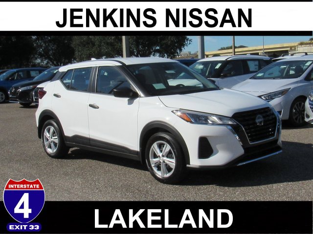 New 2025 Nissan Kicks Play S
