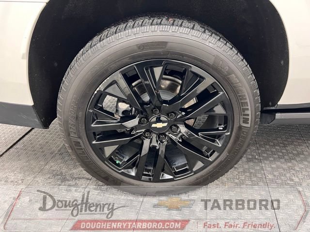 Used 2024 Chevrolet Suburban High Country w/ Advanced Technology Package AWD/4WD image 17