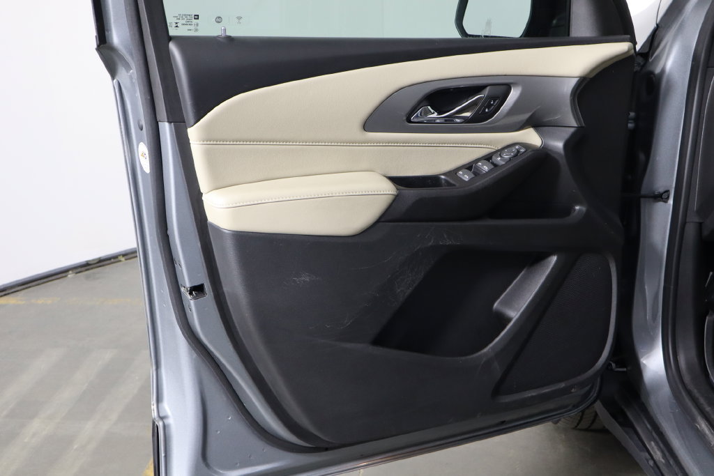 Used 2023 Chevrolet Traverse LS FWD image 20