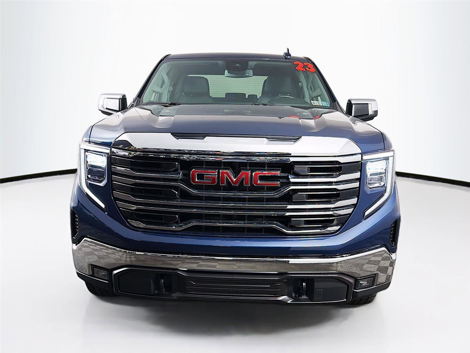 Used 2023 GMC Sierra 1500 SLT w/ SLT Premium Package image 2