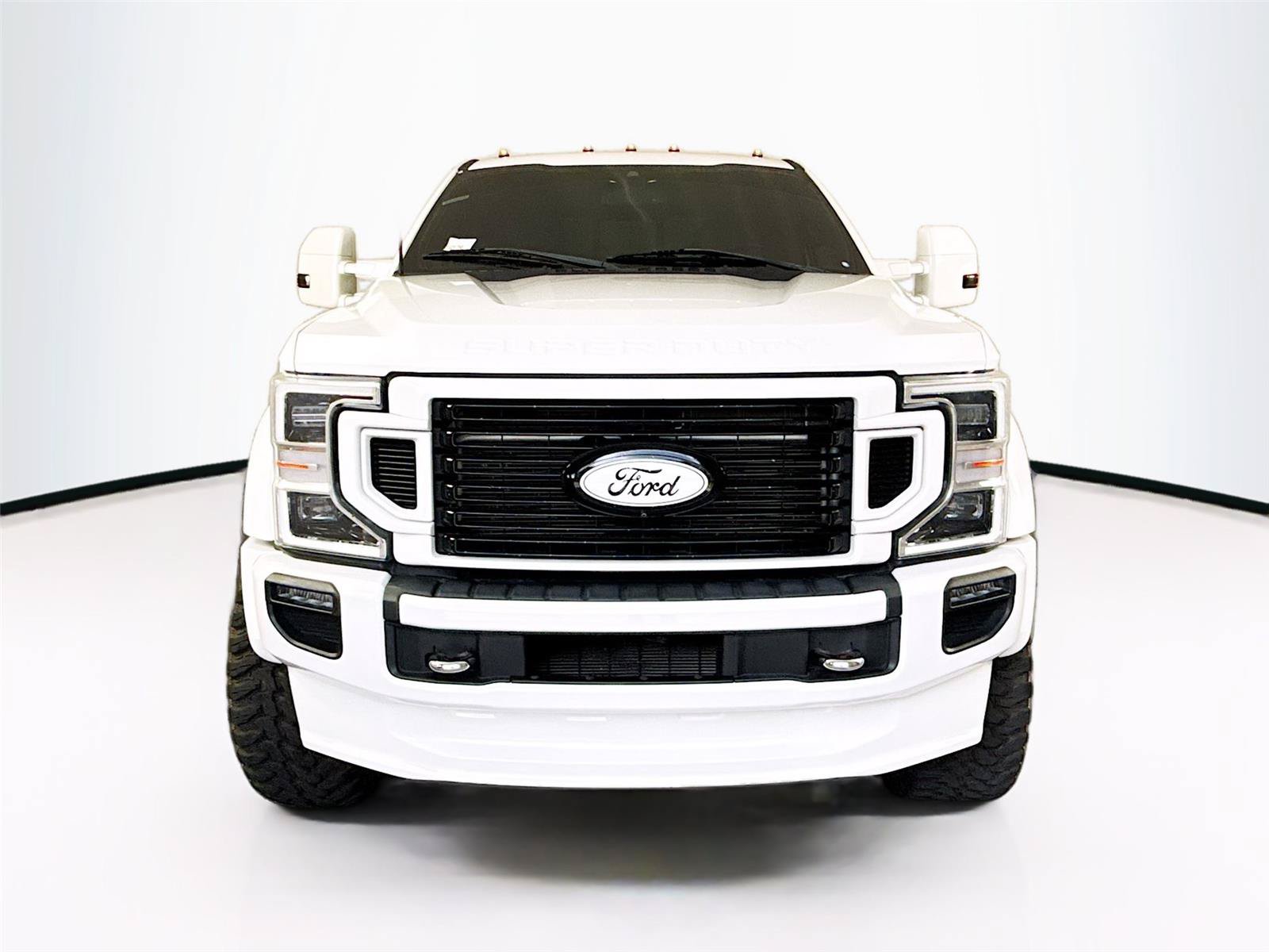 Used 2022 Ford F450 Platinum w/ FX4 Off-Road Package AWD/4WD image 25