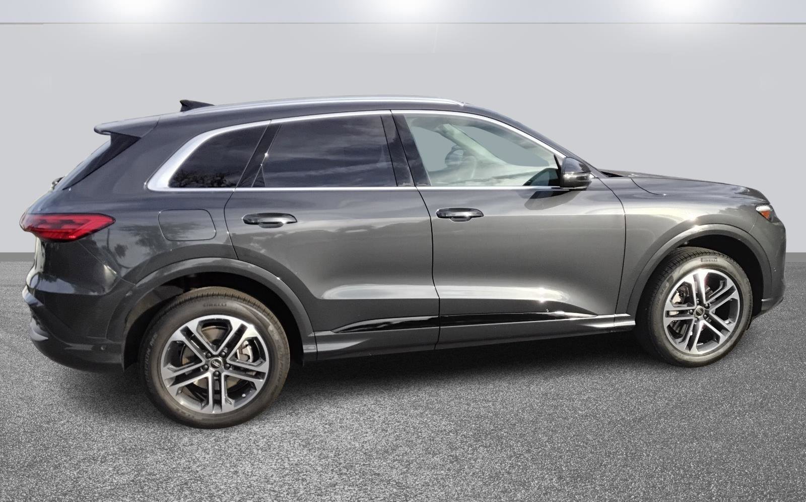 Certified 2025 Audi Q5 Premium Plus w/ Premium Plus image 4