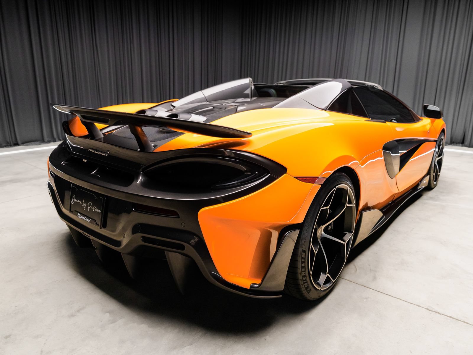 Used 2020 McLaren 600LT Spider RWD image 15