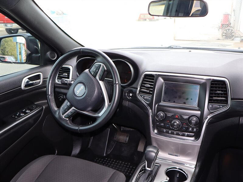 Used 2019 Jeep Grand Cherokee Laredo AWD/4WD image 10
