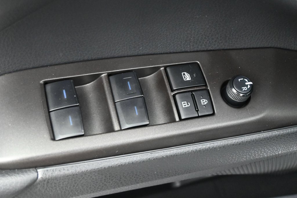 Used 2024 Toyota Camry LE FWD image 4