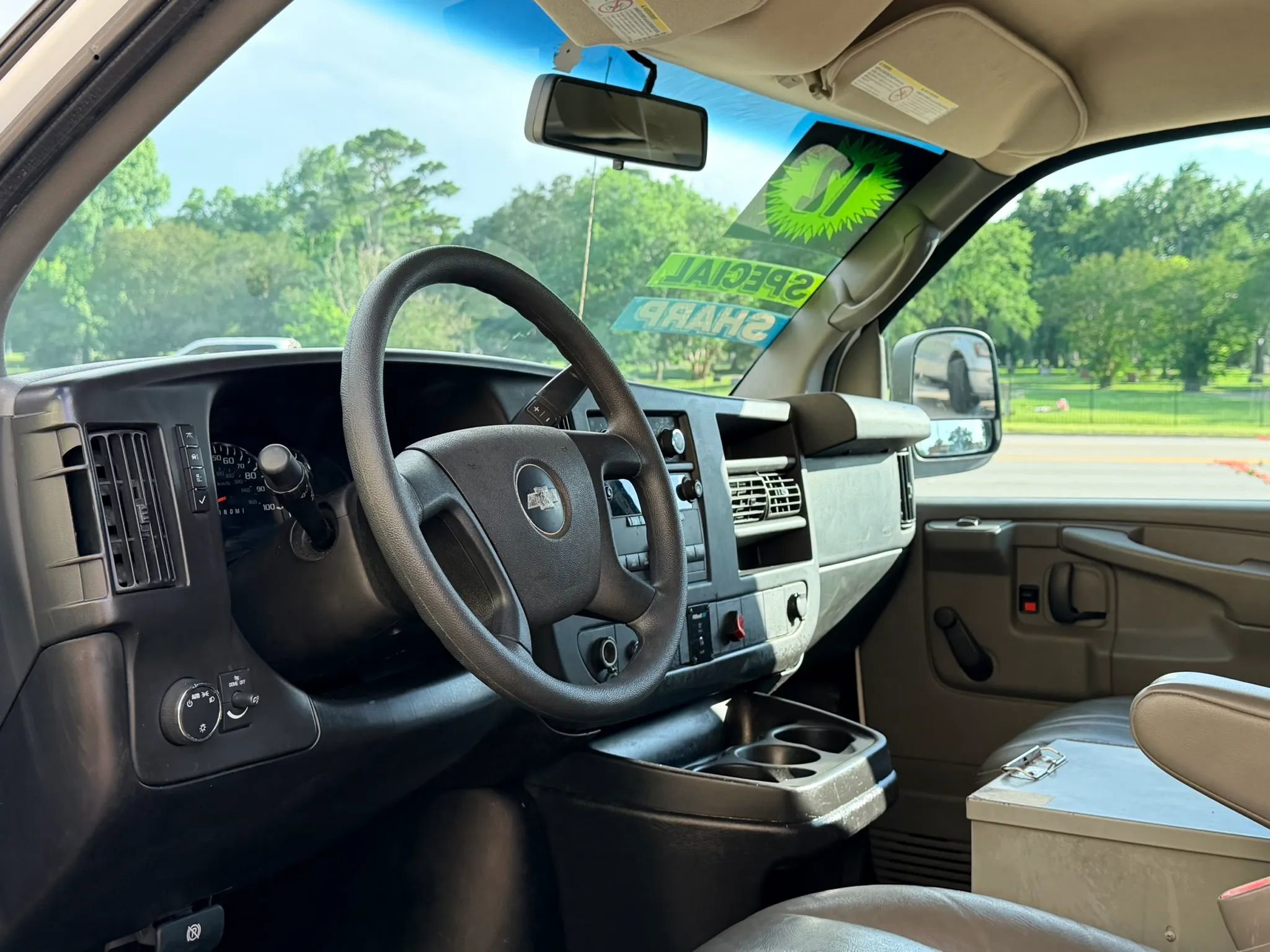 Used 2013 Chevrolet Express 2500 RWD image 9