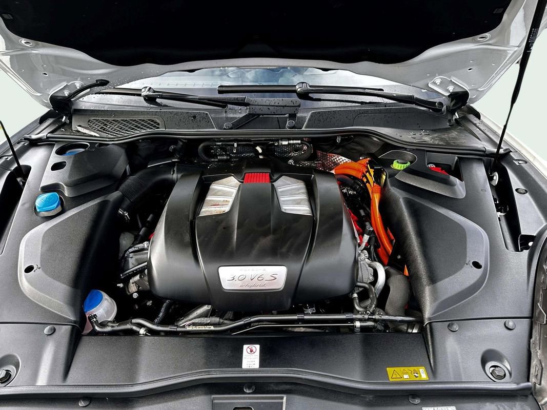 Used 2015 Porsche Cayenne S w/ Premium Plus Package image 11