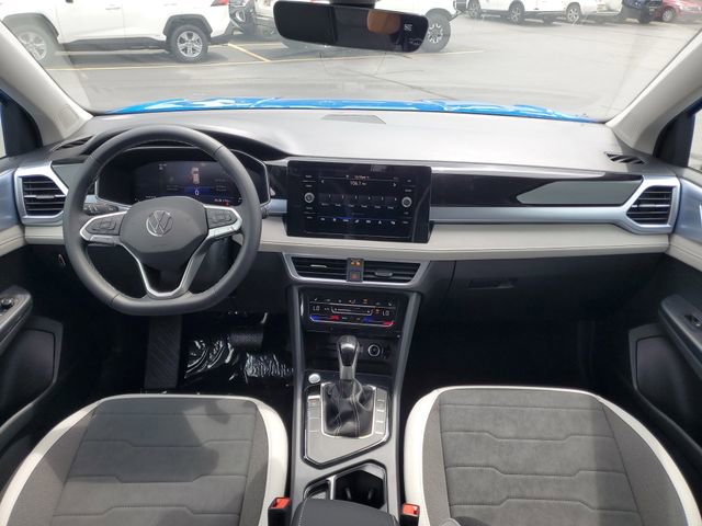 New 2025 Volkswagen Taos SE image 23