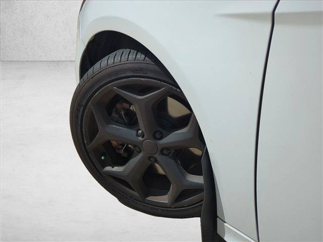 Used 2018 Ford Focus ST FWD image 7
