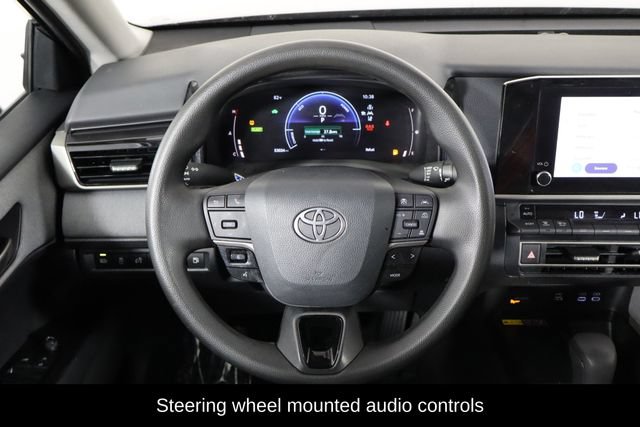 Used 2025 Toyota Camry LE FWD image 6