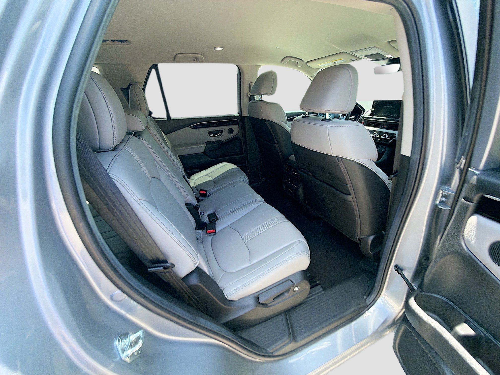 Used 2025 Honda Pilot EX-L image 26