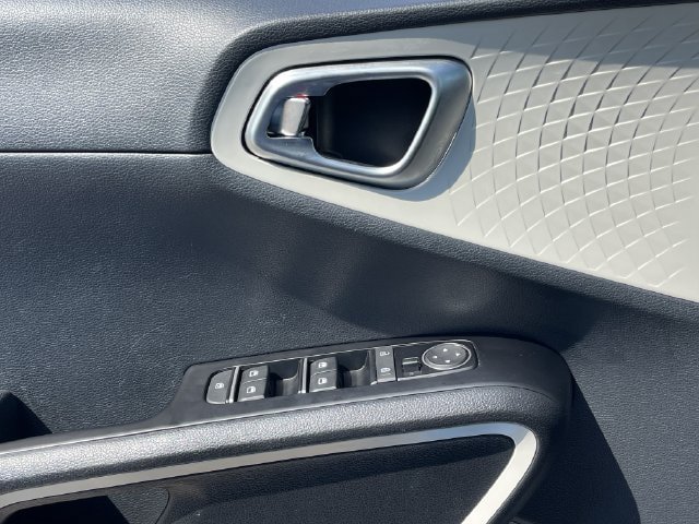 Used 2024 Kia Soul GT-Line FWD image 23