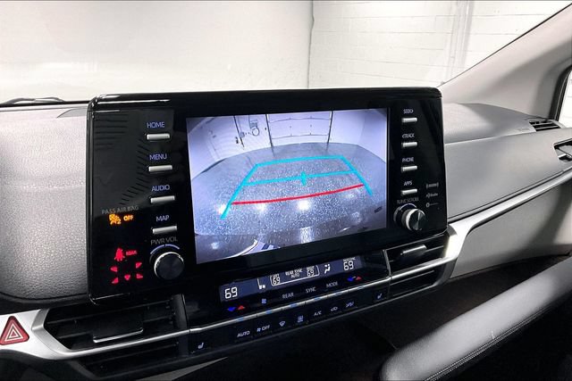 Used 2023 Toyota Sienna XLE AWD/4WD image 14