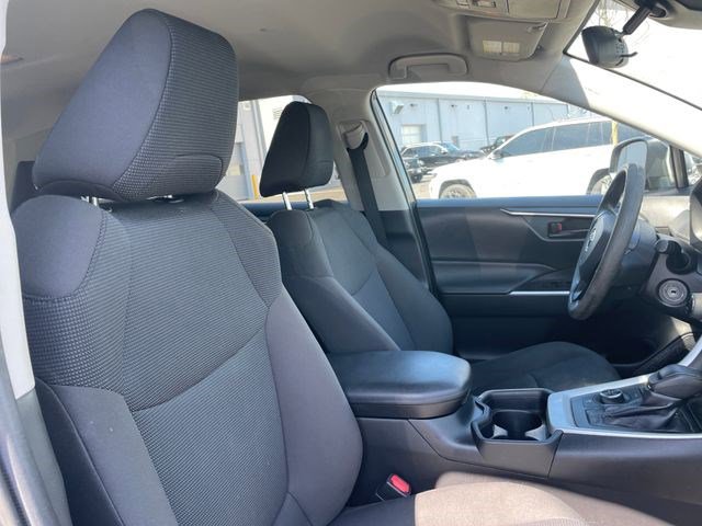 Used 2020 Toyota RAV4 LE w/ All Weather Liner Package AWD/4WD image 13