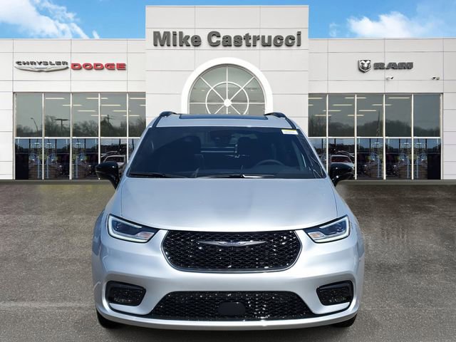 New 2026 Chrysler Pacifica Limited w/ S Appearance Package image 2