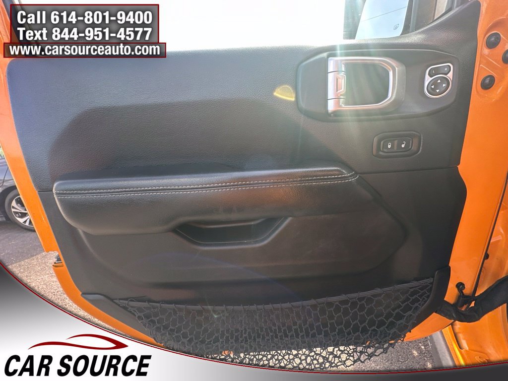 Used 2018 Jeep Wrangler Unlimited Sahara w/ Uconnect 4C Nav & Sound Group AWD/4WD image 21