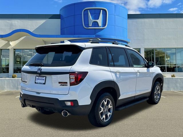 Used 2023 Honda Passport TrailSport image 2