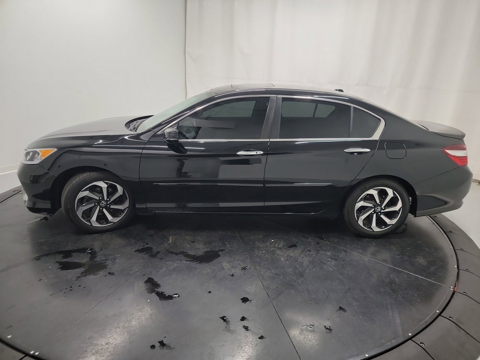 Used 2016 Honda Accord EX-L image 4