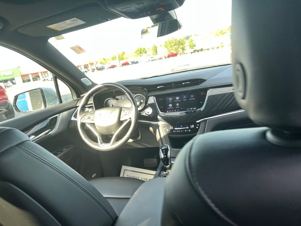 Used 2025 Cadillac XT6 Premium Luxury image 30
