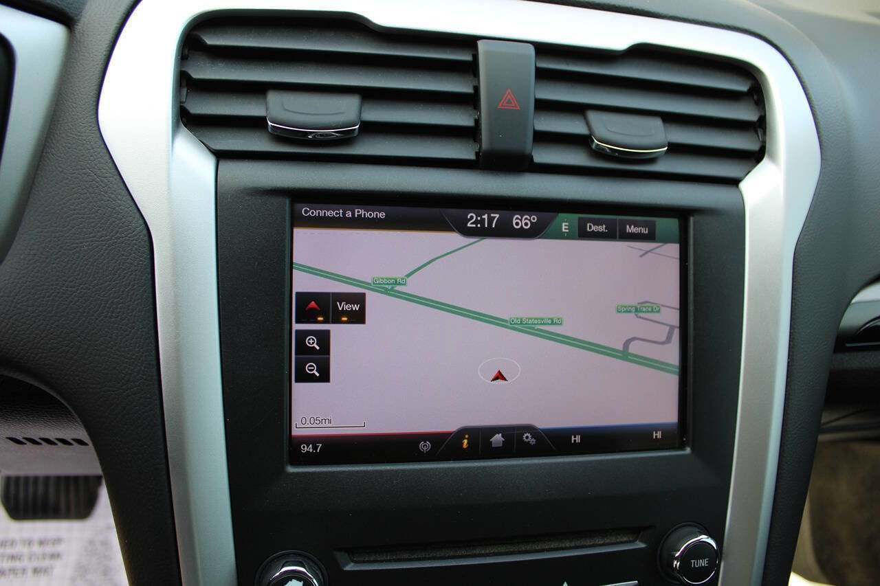 Used 2013 Ford Fusion SE image 19