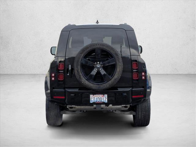 New 2025 Land Rover Defender 90 X-Dynamic SE image 7