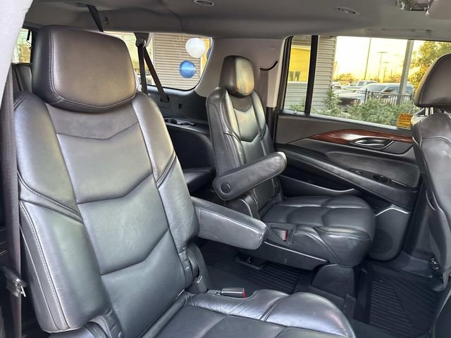 Used 2019 Cadillac Escalade ESV Premium Luxury w/ LPO, Radiant Package image 10