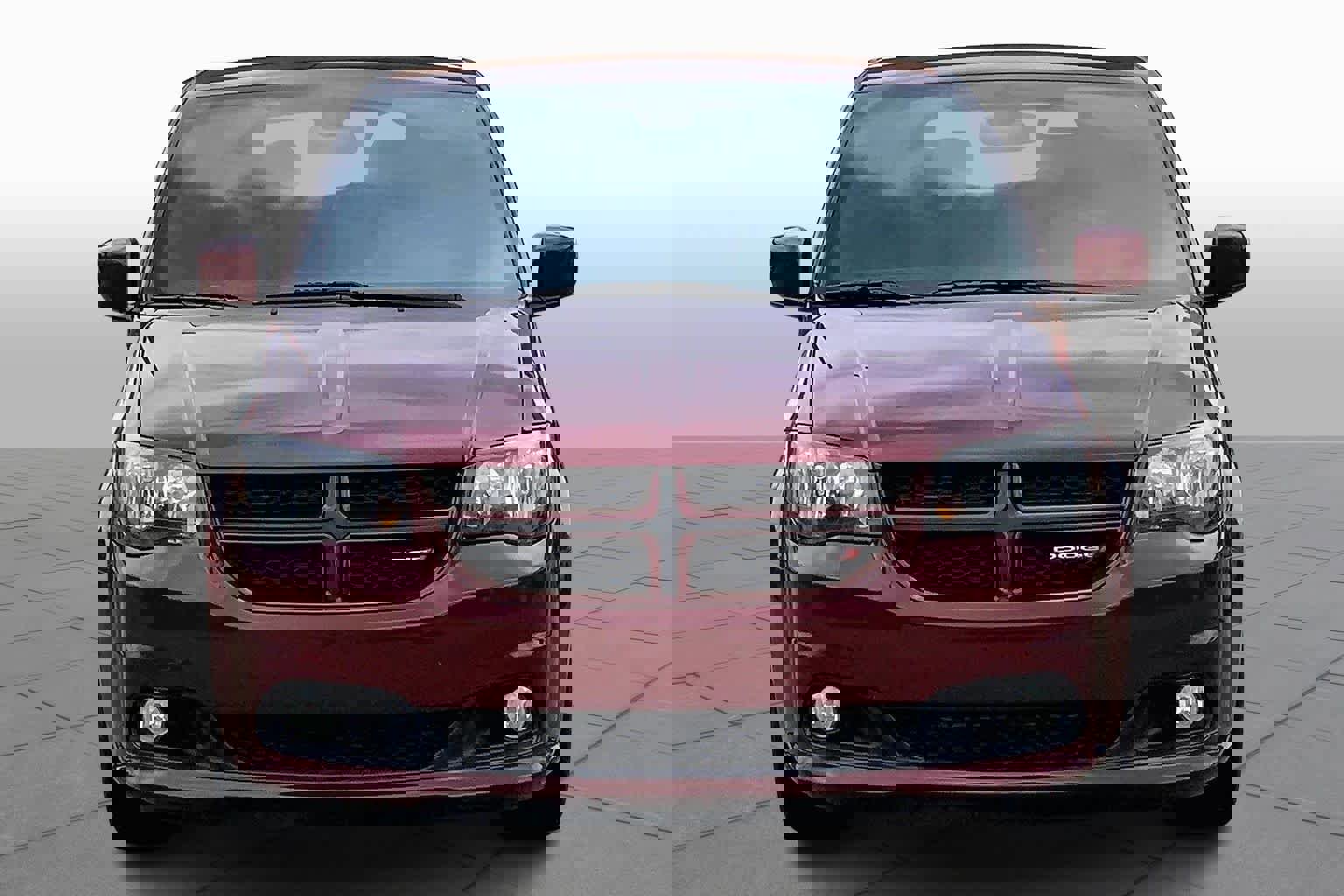 Used 2019 Dodge Grand Caravan GT image 4