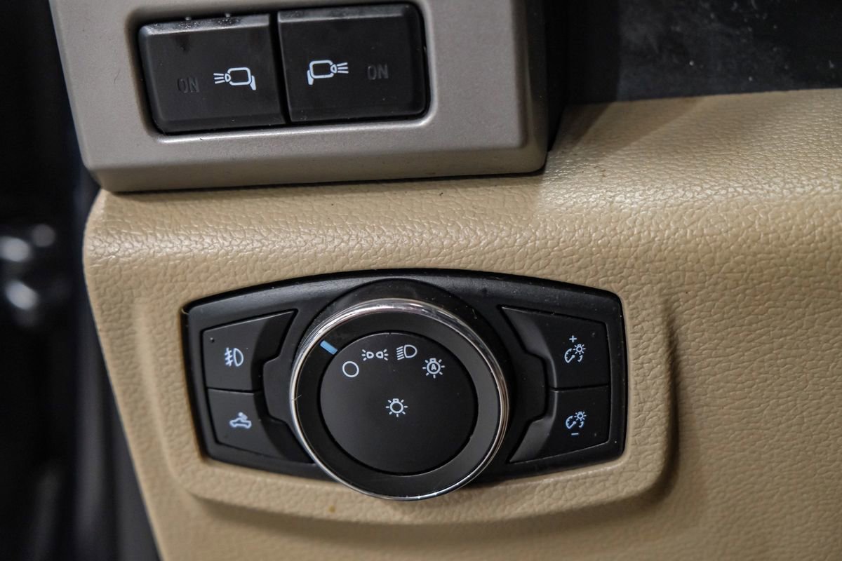 Used 2021 Ford F250 Lariat w/ Lariat Ultimate Package AWD/4WD image 31