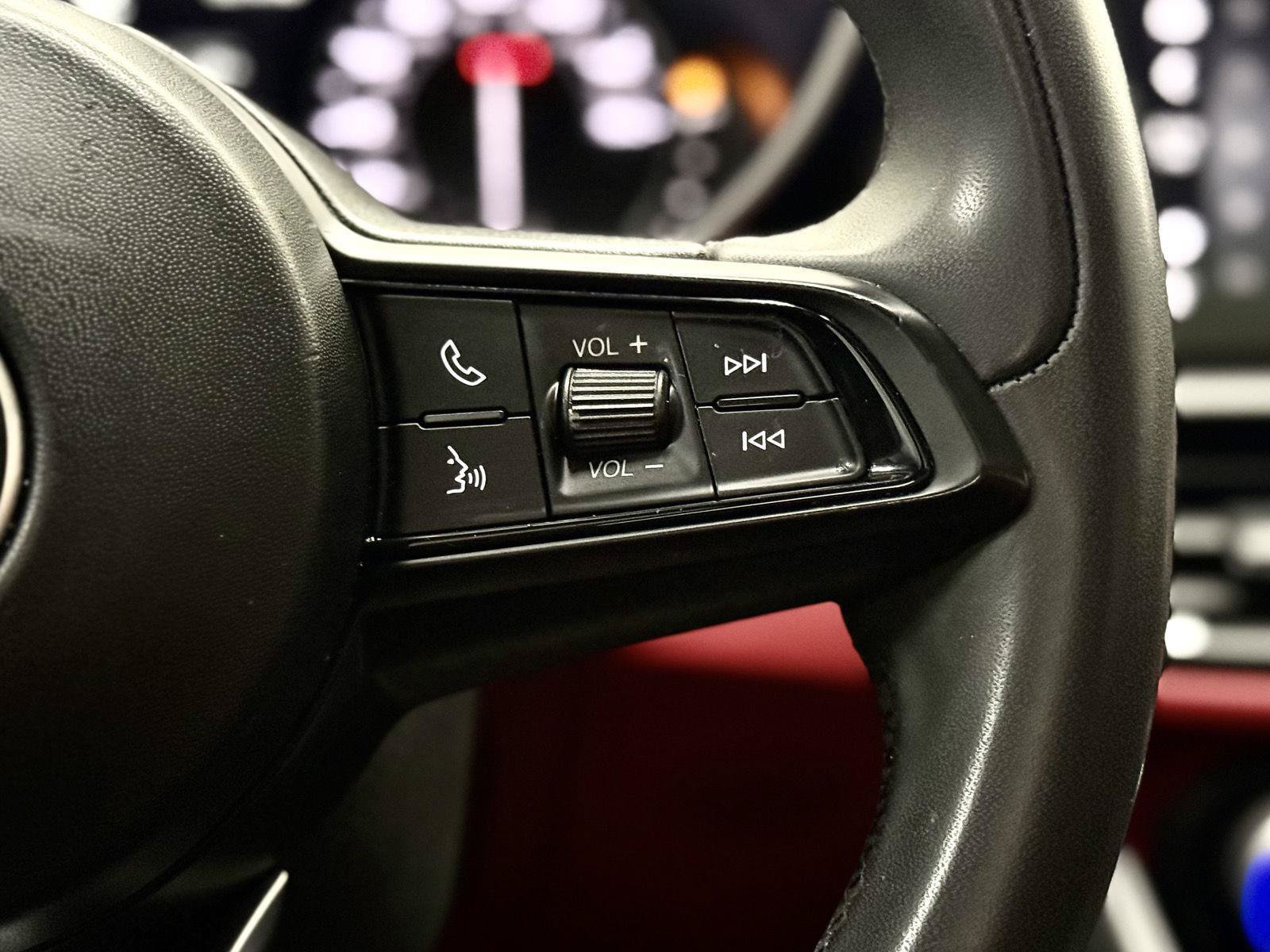 Used 2020 Alfa Romeo Giulia w/ Quick Order Package 22K Sport RWD image 19