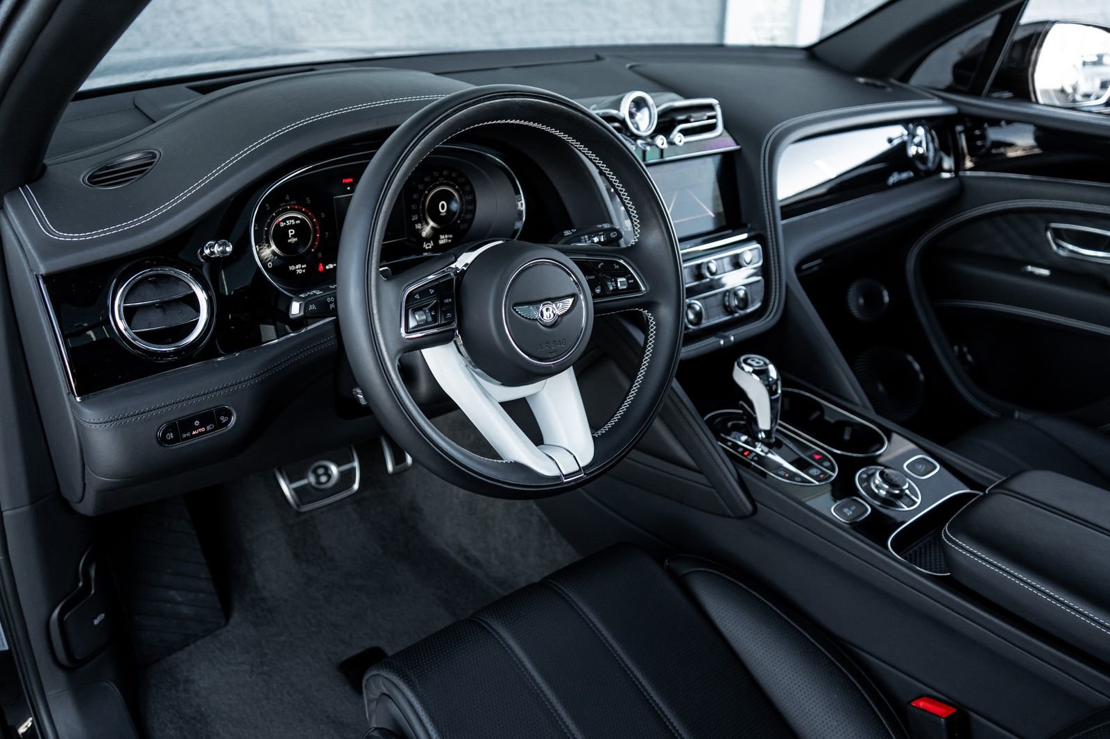 Used 2024 Bentley Bentayga Extended Wheelbase image 23