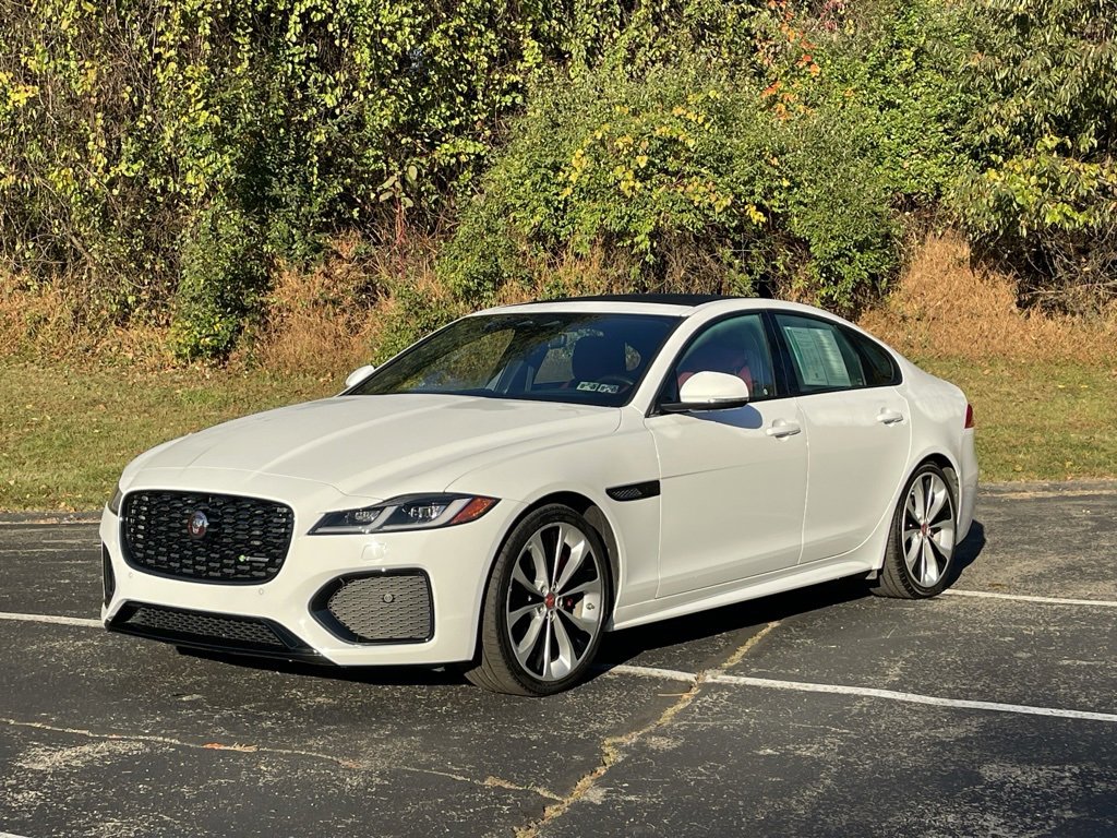 Used 2022 Jaguar XF R-Dynamic SE image 7