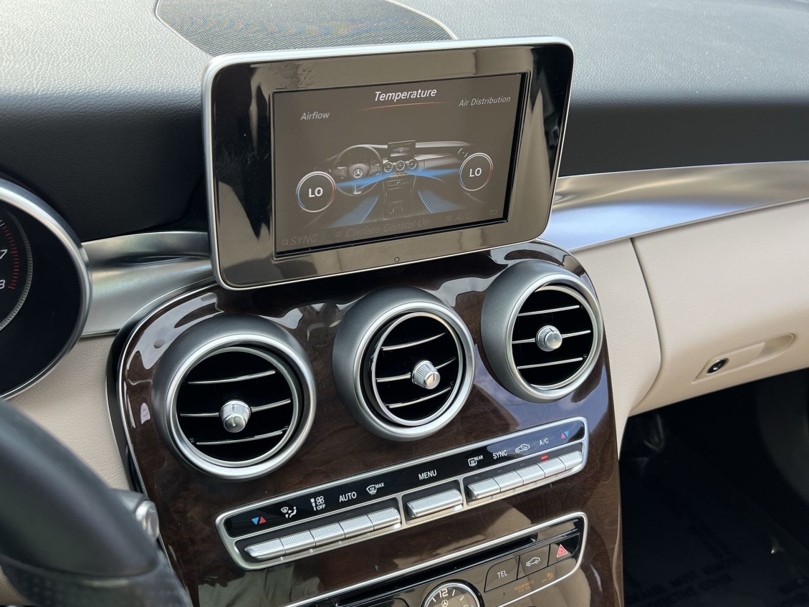 Used 2015 Mercedes-Benz C 300 4MATIC Sedan image 25