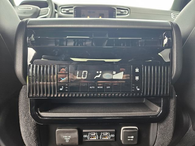 New 2025 Jeep Wagoneer L Series II w/ Convenience Group I image 23