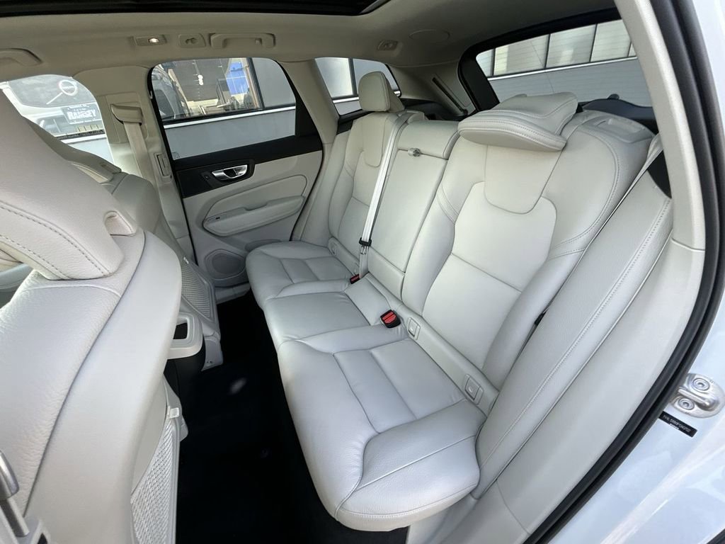 Used 2023 Volvo XC60 B5 Plus w/ Climate Package AWD/4WD image 23