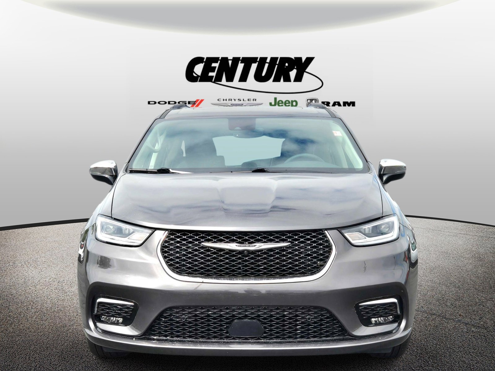 Used 2023 Chrysler Pacifica Limited FWD image 9