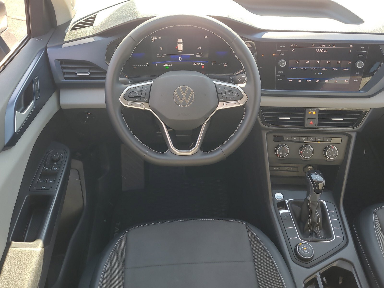 Used 2022 Volkswagen Taos SE image 13