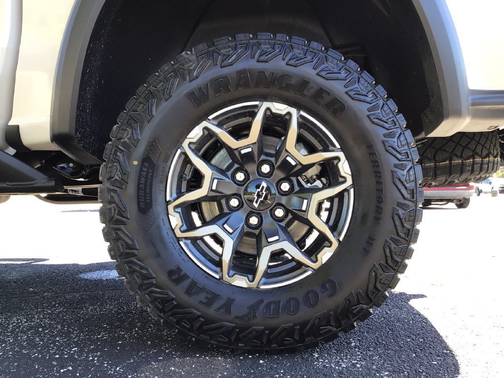 New 2026 Chevrolet Colorado ZR2 w/ Technology Package AWD/4WD image 20