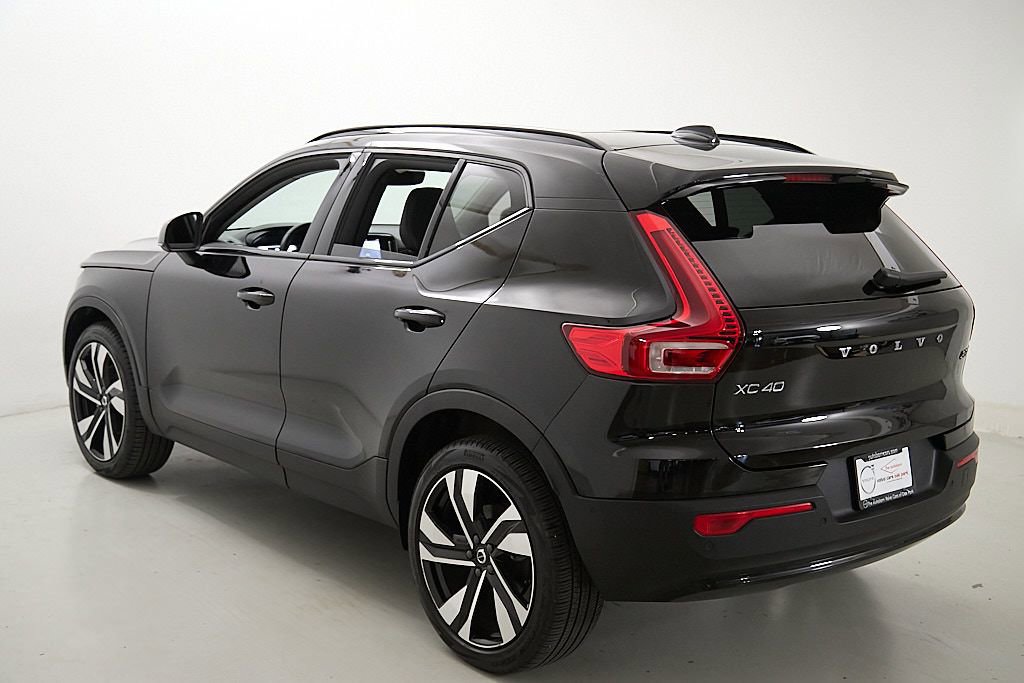 Certified 2023 Volvo XC40 B5 Ultimate w/ Protection Package Premier AWD/4WD image 8