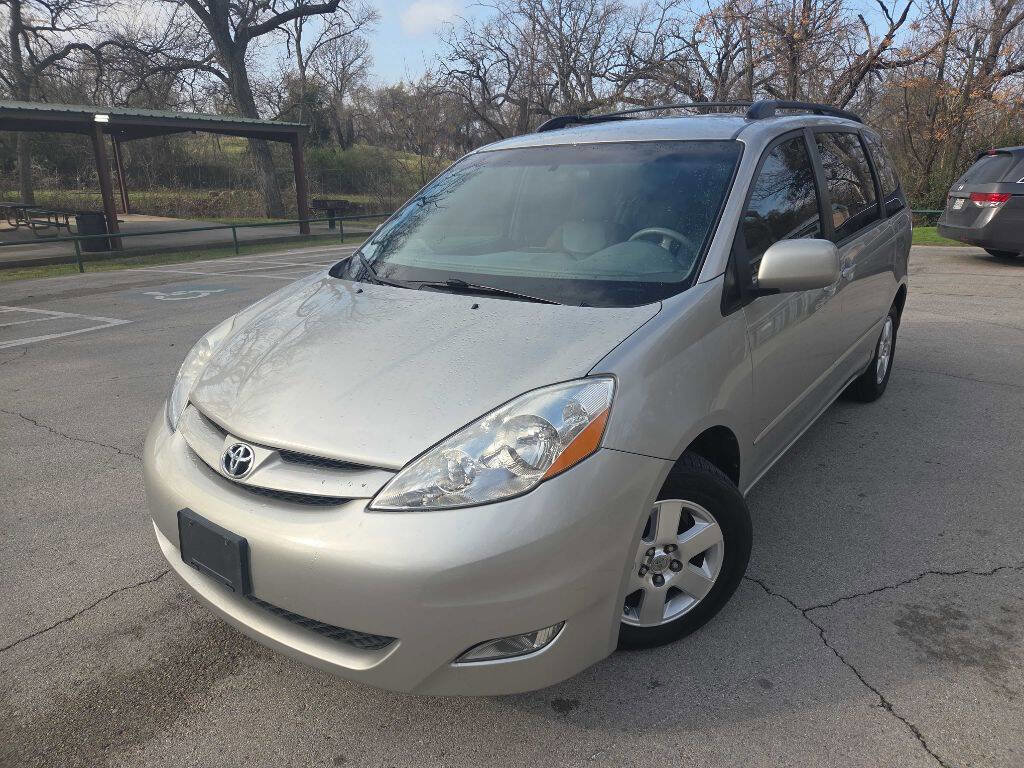 Used 2007 Toyota Sienna XLE image 2