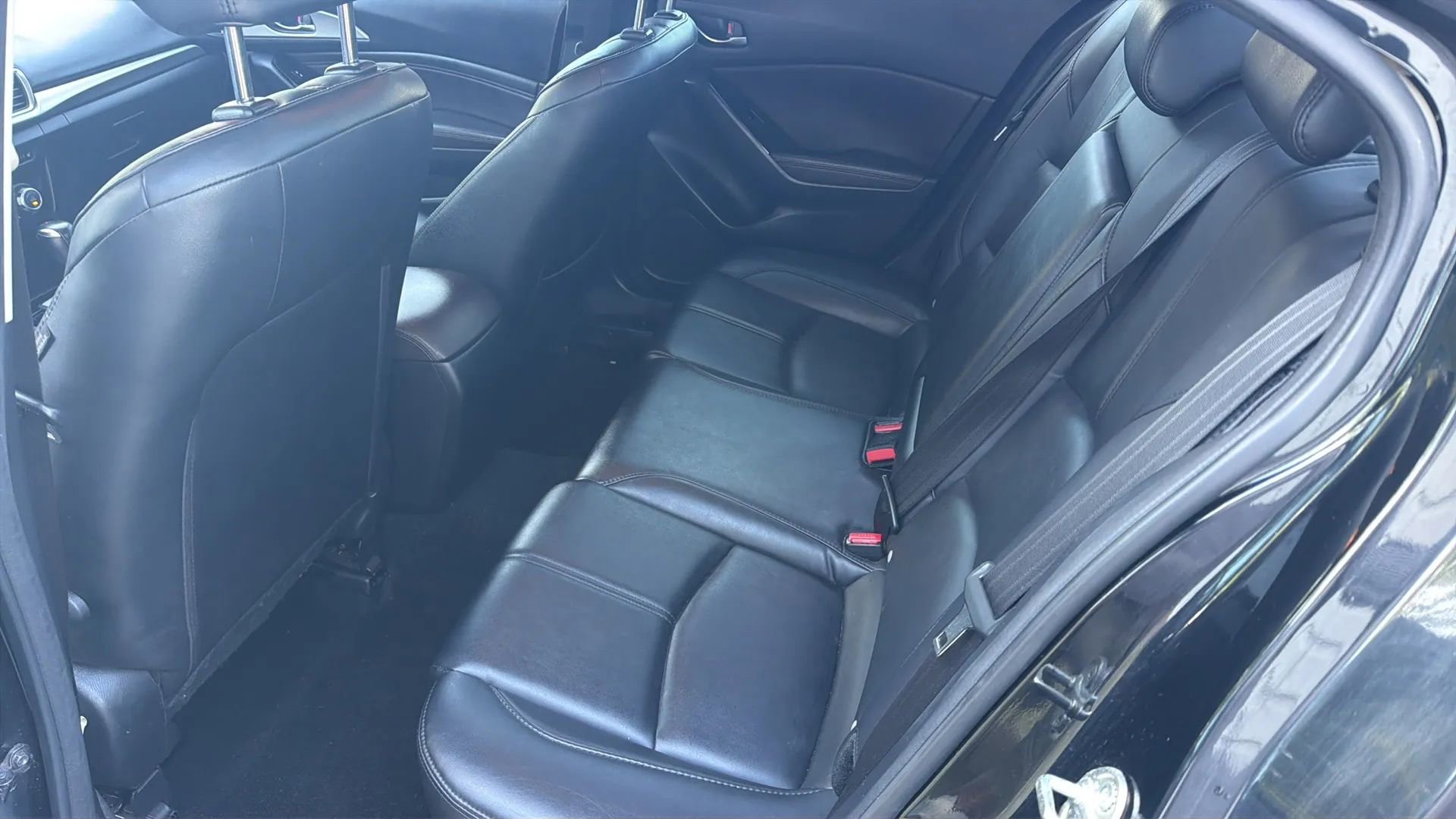 Used 2018 MAZDA MAZDA3 Touring FWD image 30