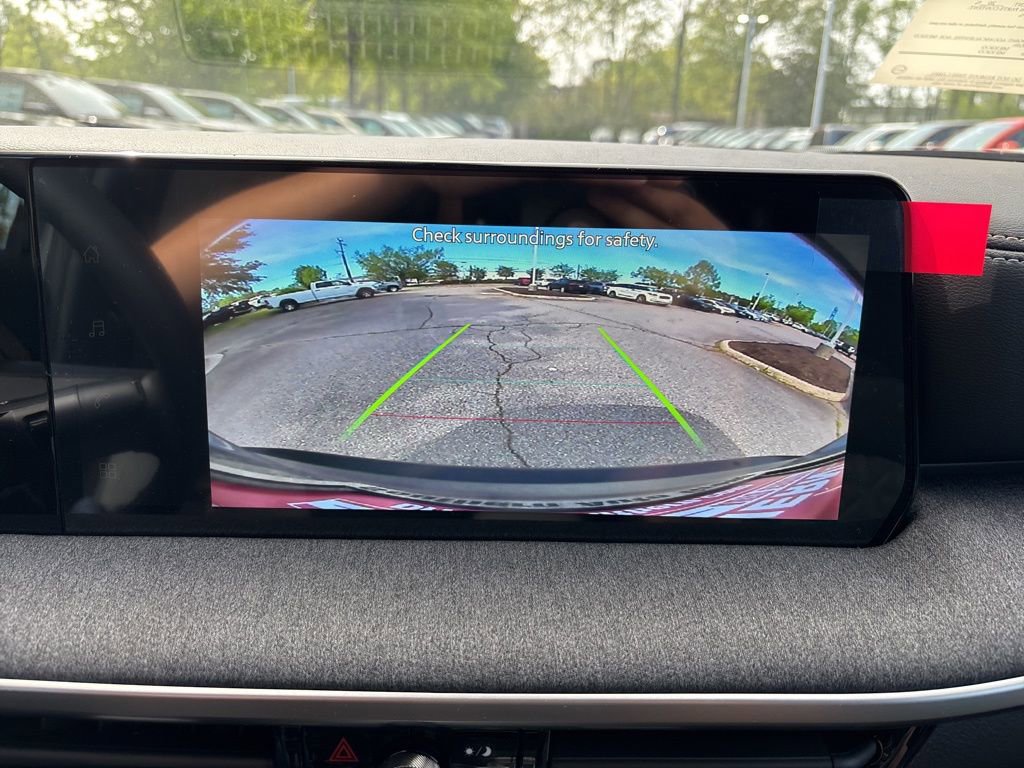 New 2026 Nissan Kicks SV w/ Charging Package FWD image 11