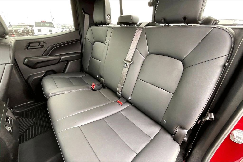 Used 2025 Chevrolet Colorado Trail Boss image 19