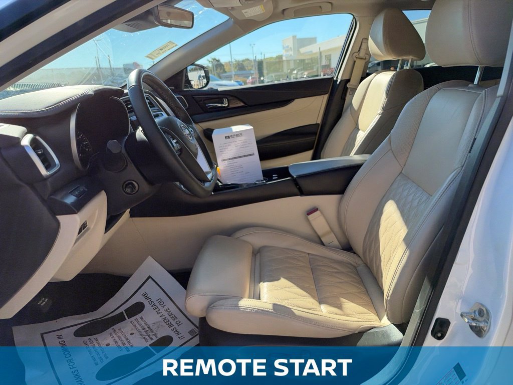 Used 2023 Nissan Maxima Platinum w/ Sport Mat Group FWD image 4