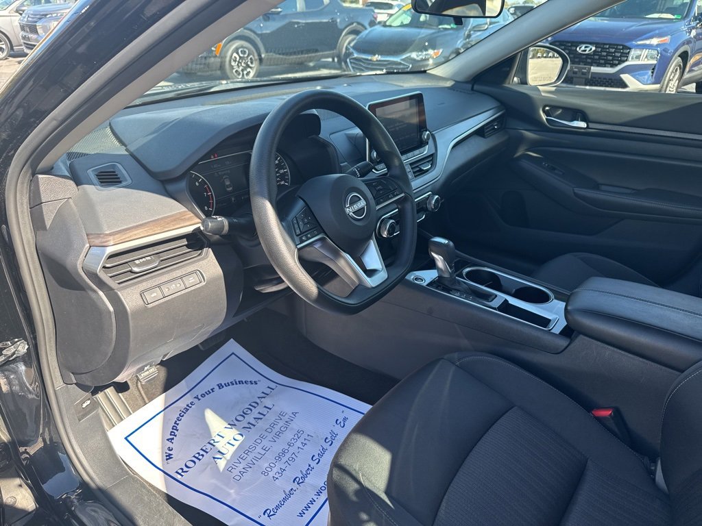 Used 2024 Nissan Altima 2.5 SV image 11