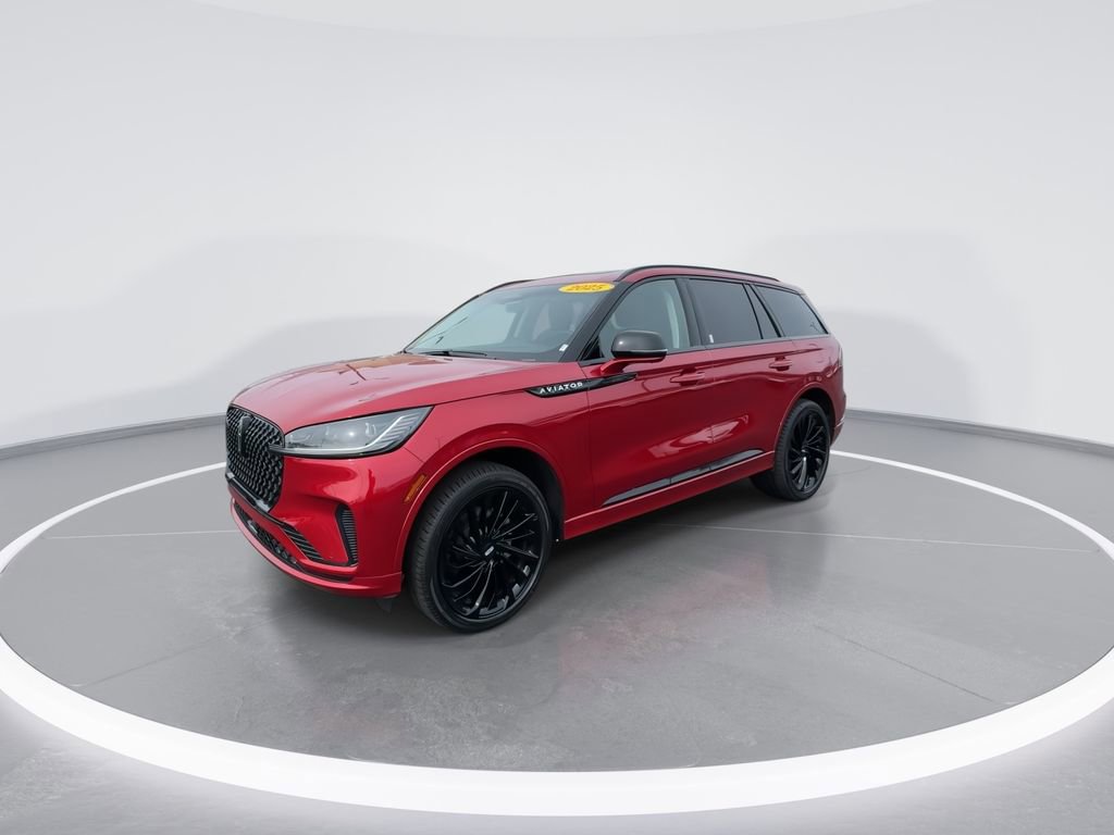 Used 2025 Lincoln Aviator Reserve w/ Jet Appearance Package image 4