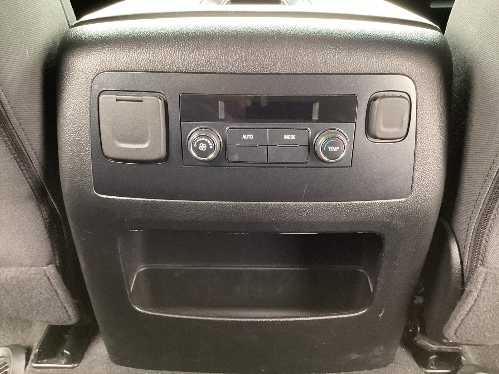 Used 2020 Chevrolet Tahoe LS image 27