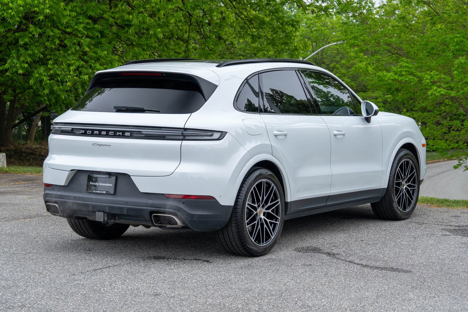 Certified 2024 Porsche Cayenne AWD/4WD image 7