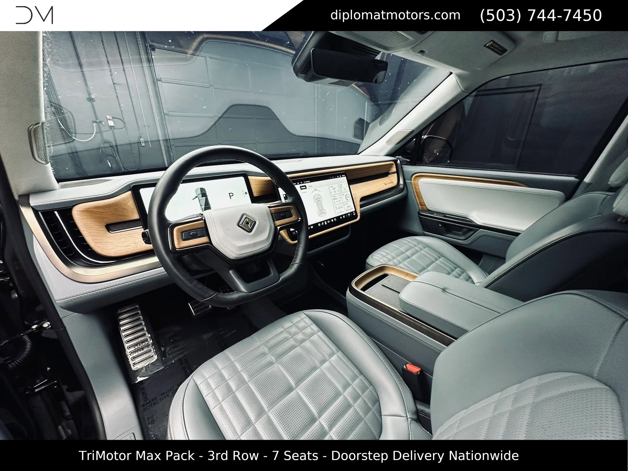 Used 2025 Rivian R1S Premium image 17